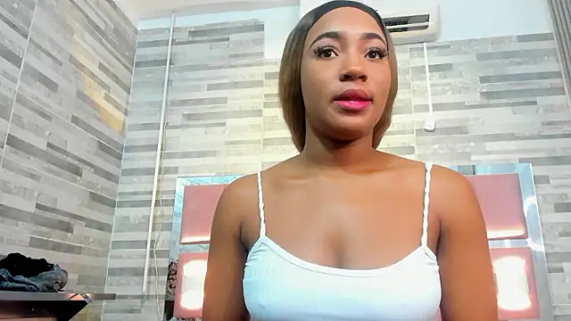 Snapshot of emii_brown chatting on February 20, 2026, 6:43 pm emii brown online show from February 20, 2026, 6:43 pm