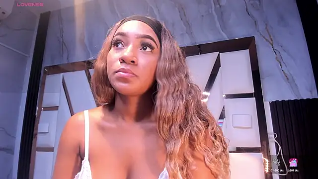 Snapshot of emii_brown chatting on February 11, 2026, 2:11 am emii brown online show from February 11, 2026, 2:11 am