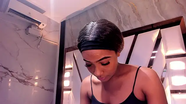 Snapshot of emii_brown chatting on February 12, 2026, 1:49 am emii brown online show from February 12, 2026, 1:49 am