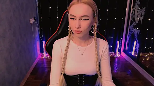 Snapshot of crybambi chatting on March 15, 2026, 8:43 am crybambi online show from March 15, 2026, 8:43 am