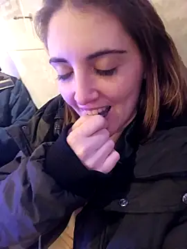 laparejaideal08 online show from March 8, 2026, 2:04 am