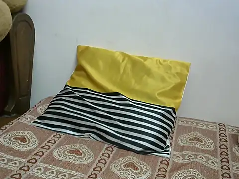 AariyaDesire25 online show from April 5, 2026, 8:15 pm