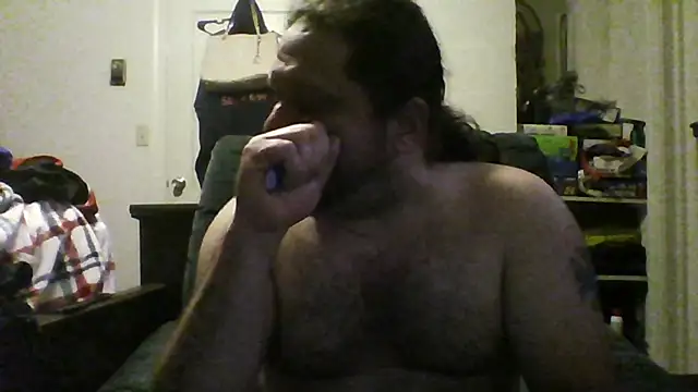 Snapshot of Demon2182 chatting on March 5, 2026, 11:32 pm Demon2182 online show from March 5, 2026, 11:32 pm