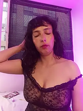Eva Err online show from June 9, 2026, 10:33 pm