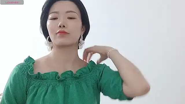 Nikishine online show from June 5, 2026, 7:03 am
