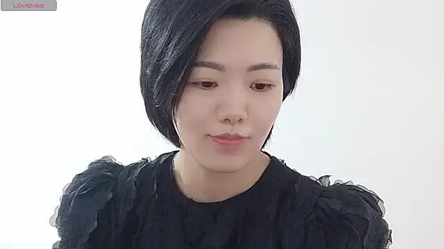 Nikishine online show from June 14, 2026, 3:52 am