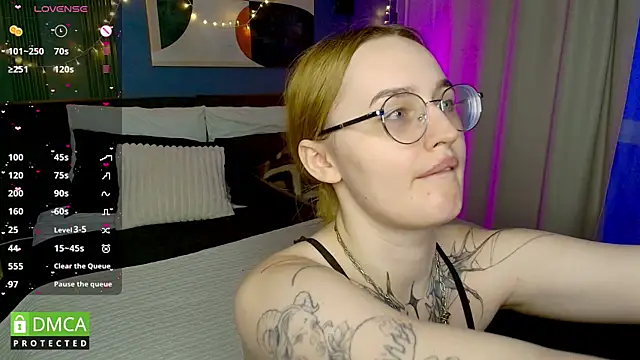 Snapshot of AdeLuna chatting on May 26, 2026, 5:11 pm AdeLuna online show from May 26, 2026, 5:11 pm