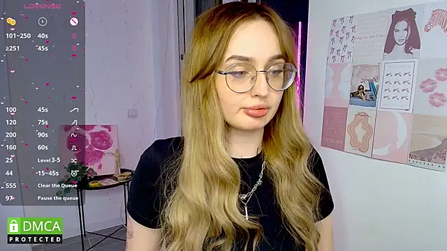Snapshot of AdeLuna chatting on June 11, 2026, 1:49 am AdeLuna online show from June 11, 2026, 1:49 am