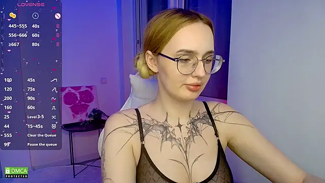 AdeLuna online show from May 1, 2026, 9:09 pm