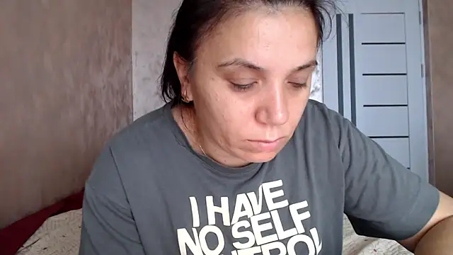 LorraGrey online show from June 15, 2026, 6:24 am