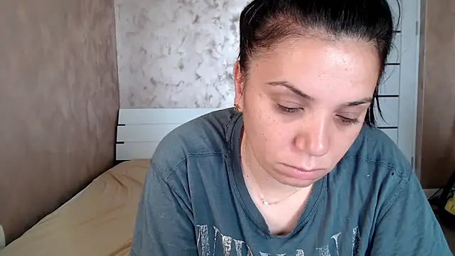 LorraGrey online show from June 17, 2026, 3:17 am