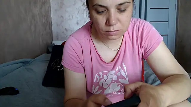 LorraGrey online show from June 10, 2026, 6:14 am