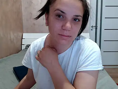 LorraGrey online show from May 9, 2026, 3:21 am