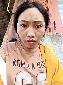 hot-luna- online show from May 12, 2026, 8:54 am