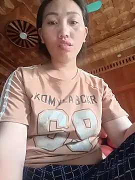 hot-luna- online show from May 16, 2026, 10:36 am