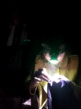 Snapshot of Bella-222 chatting on February 20, 2026, 8:49 am Bella-222 online show from February 20, 2026, 8:49 am