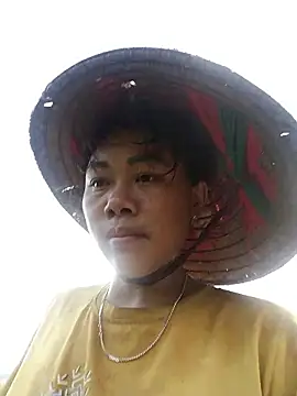 Snapshot of Bella-222 chatting on February 27, 2026, 8:47 am Bella-222 online show from February 27, 2026, 8:47 am