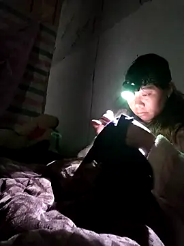 Snapshot of Bella-222 chatting on March 8, 2026, 2:04 am Bella-222 online show from March 8, 2026, 2:04 am