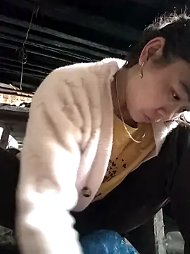 Snapshot of Bella-222 chatting on March 10, 2026, 4:49 am Bella-222 online show from March 10, 2026, 4:49 am