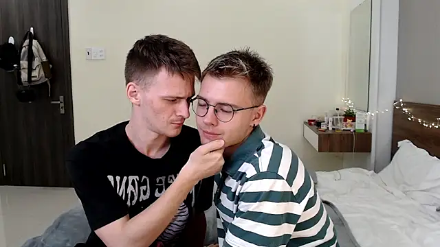 NikiKerryCum online show from March 20, 2026, 1:34 pm