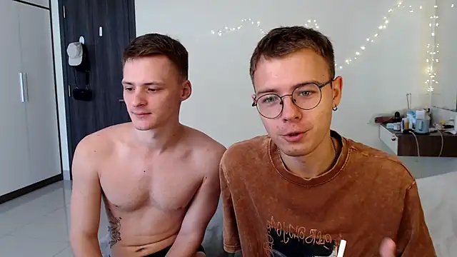NikiKerryCum online show from May 23, 2026, 3:27 am