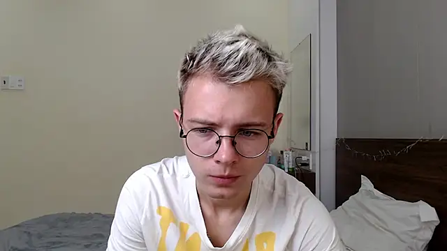 NikiKerryCum online show from February 15, 2026, 2:05 pm