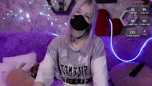 Snapshot of Yunakiss chatting on March 18, 2026, 9:15 pm Yunakiss online show from March 18, 2026, 9:15 pm