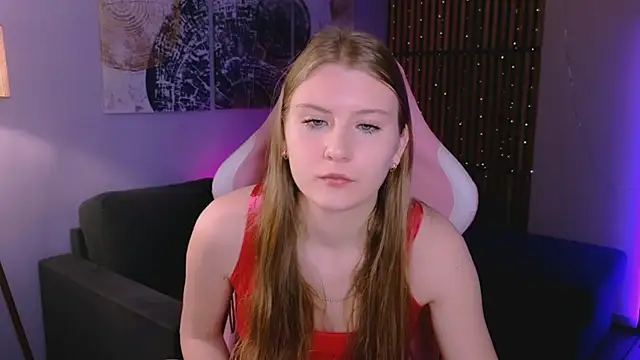 Snapshot of Caroline_Desire_ chatting on March 18, 2026, 7:44 am Caroline Desire online show from March 18, 2026, 7:44 am