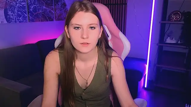 Snapshot of Caroline_Desire_ chatting on March 14, 2026, 7:47 am Caroline Desire online show from March 14, 2026, 7:47 am