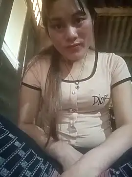 Snapshot of Momo-biki chatting on February 6, 2026, 6:09 am Momo-biki online show from February 6, 2026, 6:09 am