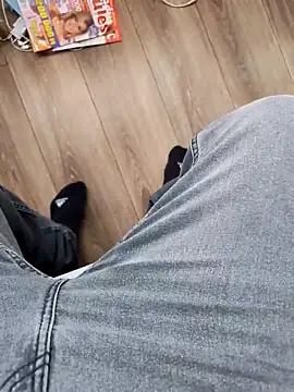 latya111 online show from February 9, 2026, 2:04 pm