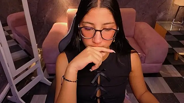 Sophie jones b online show from May 2, 2026, 12:32 pm