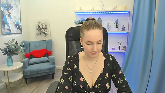 Snapshot of CaseyTerini chatting on April 9, 2026, 6:19 am CaseyTerini online show from April 9, 2026, 6:19 am