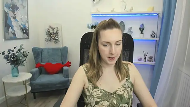 Snapshot of CaseyTerini chatting on May 4, 2026, 3:43 am CaseyTerini online show from May 4, 2026, 3:43 am