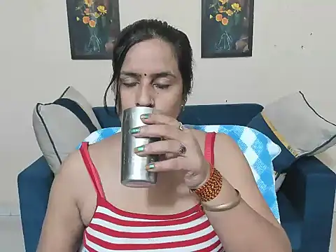 sara conorr online show from August 3, 2026, 4:53 am