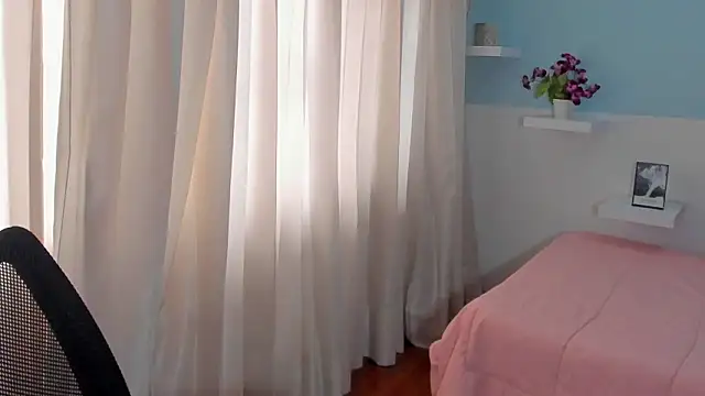 kendall hernandez online show from March 18, 2026, 2:52 pm