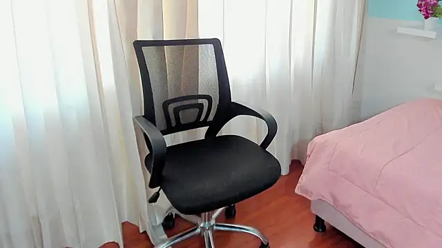 kendall hernandez online show from March 4, 2026, 2:03 pm