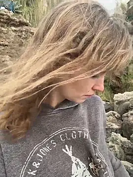 Crystal Kris online show from March 19, 2026, 1:55 pm