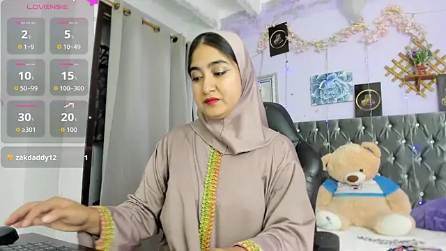 SamiraAwada online show from June 6, 2026, 7:19 pm