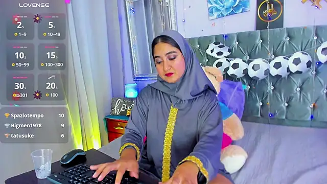 SamiraAwada online show from June 17, 2026, 7:35 pm