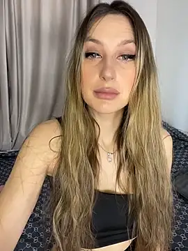 Alyxra online show from May 8, 2026, 7:01 am