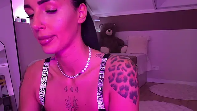 hayleybabe4 online show from February 16, 2026, 10:07 pm