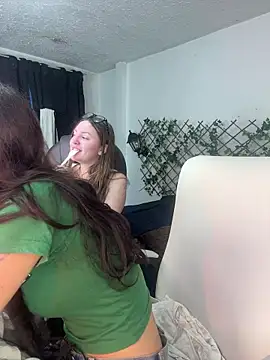 Snapshot of nana__rousse chatting on March 22, 2026, 3:21 am nana rousse online show from March 22, 2026, 3:21 am