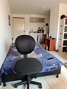 KLEYTON33 online show from March 18, 2026, 4:19 pm