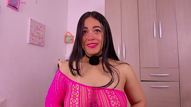 im natalia online show from July 24, 2026, 10:11 am