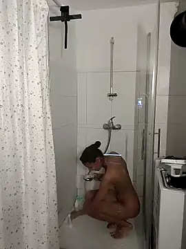 YaraEstelle online show from March 31, 2026, 5:48 pm