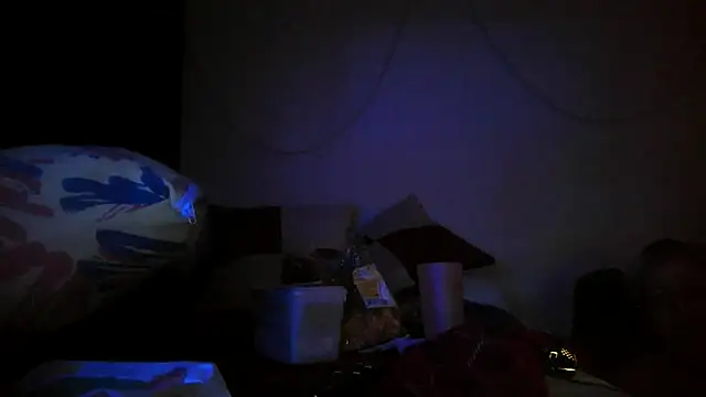 bialoba7 online show from October 18, 2025, 6:54 pm