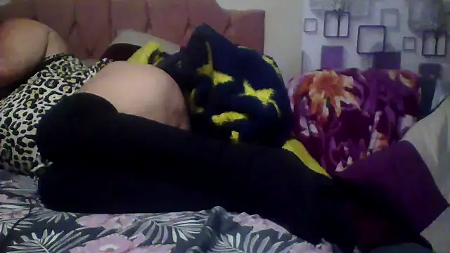Snapshot of bialoba7 chatting on June 12, 2026, 10:18 pm bialoba7 online show from June 12, 2026, 10:18 pm