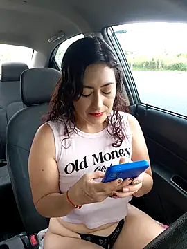 aliz963040 online show from June 26, 2026, 7:42 pm