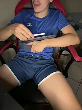 hungtwinkBR online show from March 19, 2026, 11:38 pm